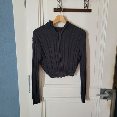 Pull fermeture éclair et capuche