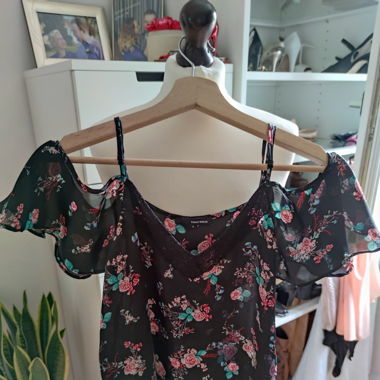 Women's blouse  Size S Never worn