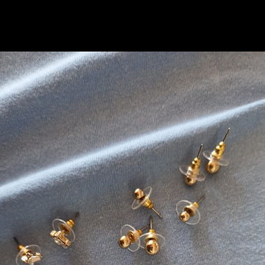Kleine Ohrenstecker