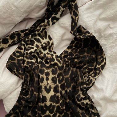Top corto con stampa leopardata anni 2000