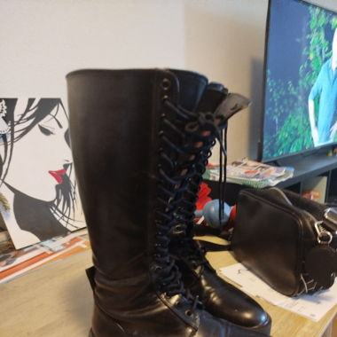 Simple Zara leather boots