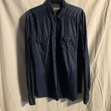Chemise en jean bleu foncé