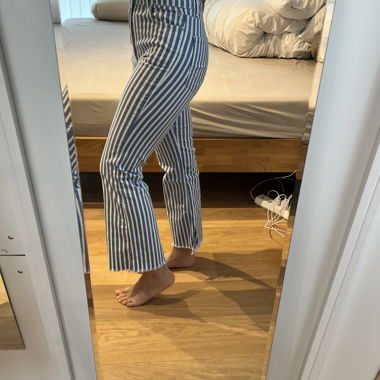 Gestreifte Stoffhose