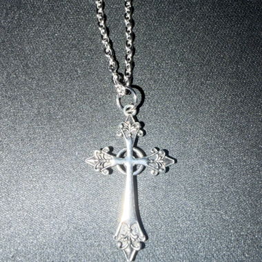Collier croix argenté