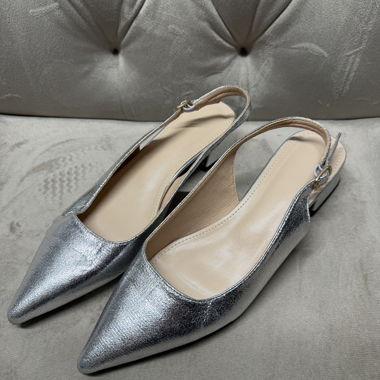 Escarpins à bride arrière argentés