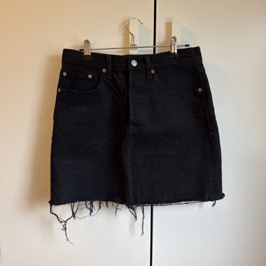 Levis Schwarzer Jeansrock