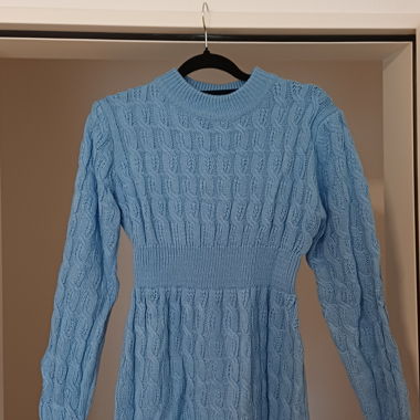 Strickkleid mit Zopfmuster