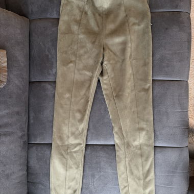 Pantaloni in finta pelle scamosciata oliva Primark