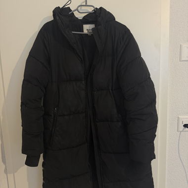 Doudoune longue matelassé noir à capuche