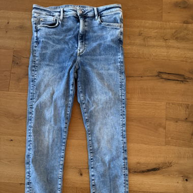 h&m / hellblaue skinny jeans / Gr. XL (44)