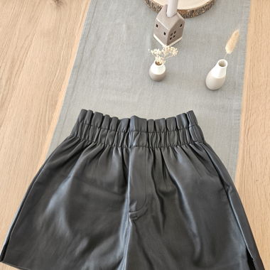 Short simili cuir 