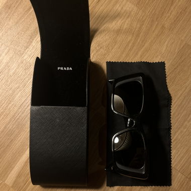 Occhiali da sole Prada originali