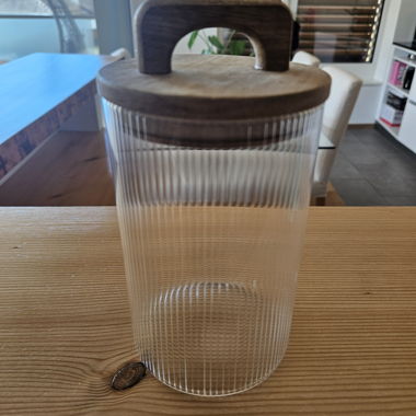 Glasbehälter mit Holzdeckel