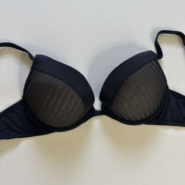 Soutien-gorge à armatures noir et beige