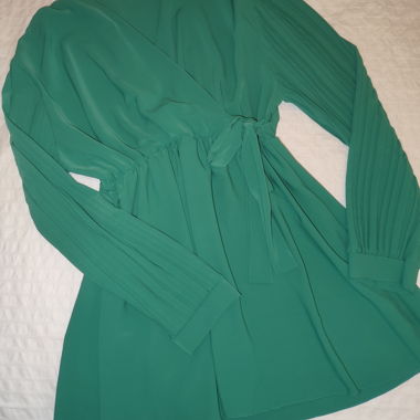 Gruenes Wickelkleid