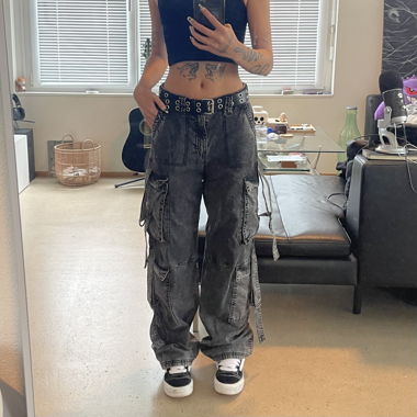 baggy cargo pants