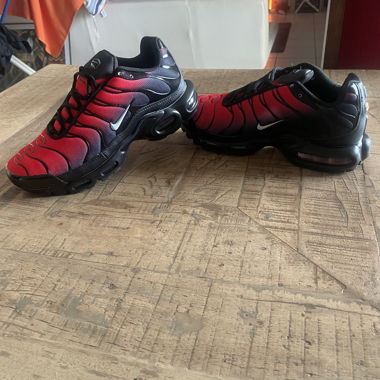 Red black TN sneakers size 43 new