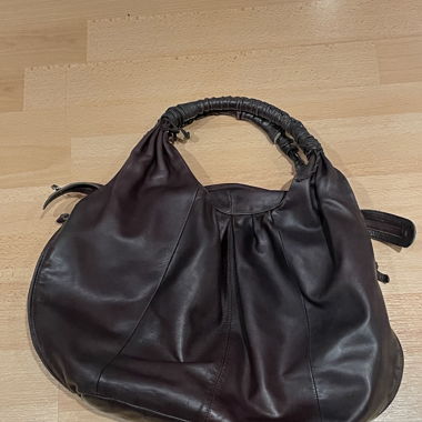 Borsa a mano in pelle marrone scuro