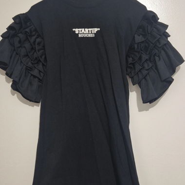 Schwarzes Kleid