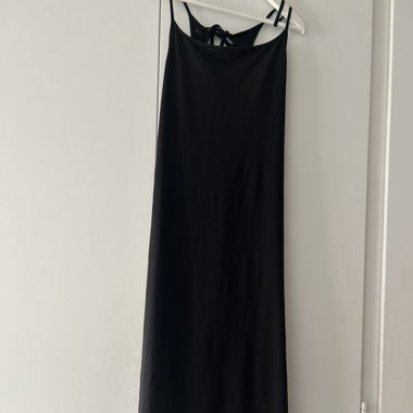 Enges Kleid. Schnürrbar. 