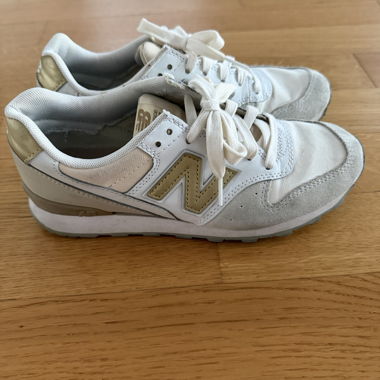 New Balance 996 weiss/beige mit Gold Akzenten