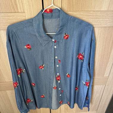 Camicia di jeans ricamata