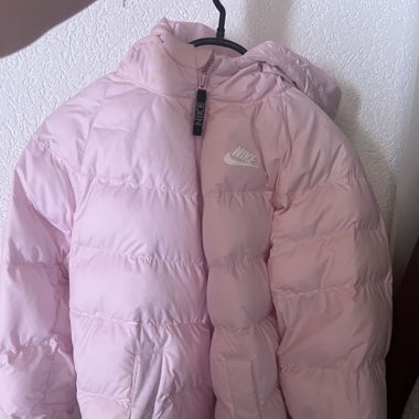 Doudoune Nike rose taille 147-158cm