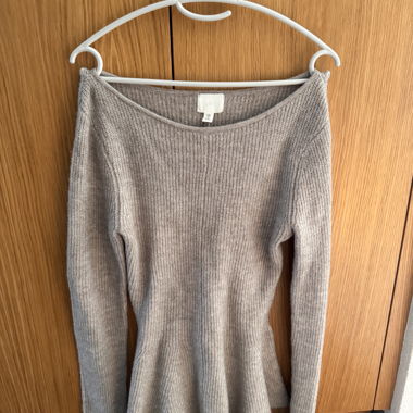 Maglione di maglia grigio