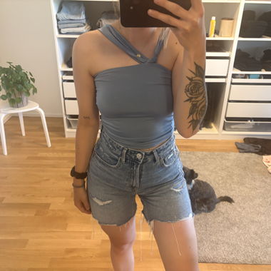 Top à bretelles bleu clair