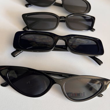  4 Sonnenbrillen Set schwarz