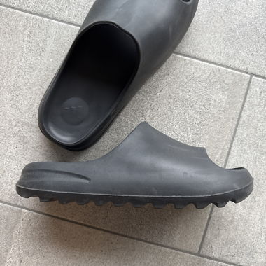 Adidas Yeezy Slides
