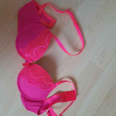 Soutien-gorge / Soutien-gorge à armatures