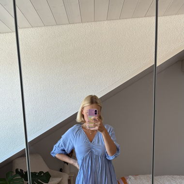 Schlichtes Kleid