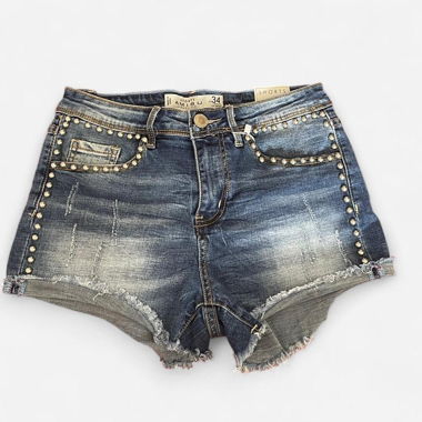 Mit Nieten verzogene Jeans-Shorts 