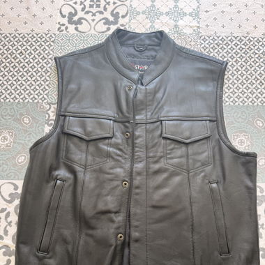 Gilet en cuir motard