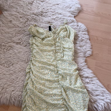 Robe moulante florale 