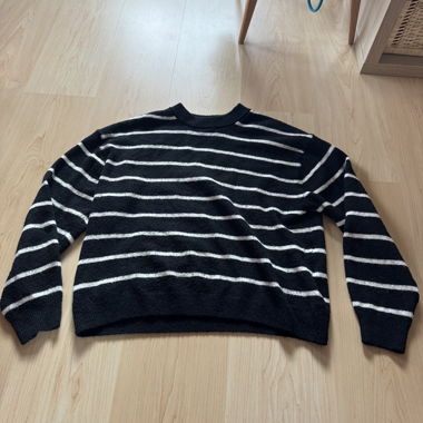 Maglione lavorato a maglia a righe