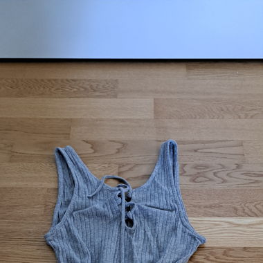 Graue top