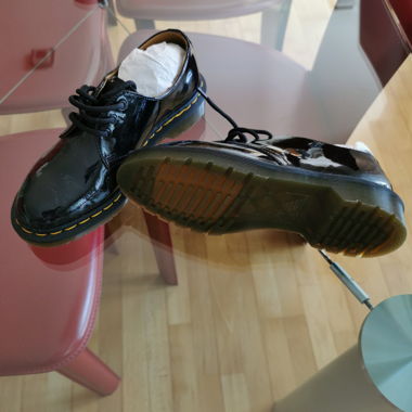 Damenschuhe, Dr. Martens