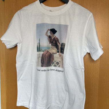 T-shirt bianca con stampa da donna