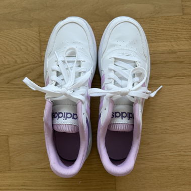 Sneakers Adidas bianche e rosa