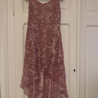 Elegantes Asymmetrisches Kleid – Neu, Ungetragen