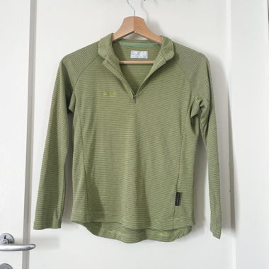 sporty turtle neck