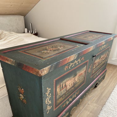 Handbemahlte Holztruhe 