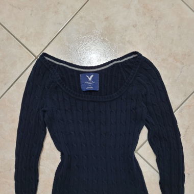 American Eagle Outfitters sweater 