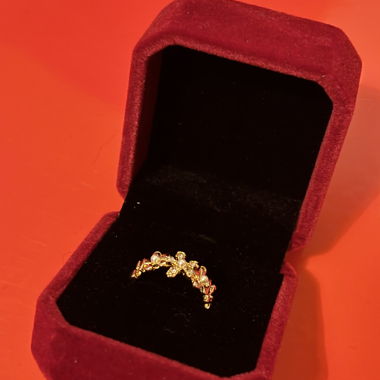 Bague élégante pour femme avec pierres scintillantes