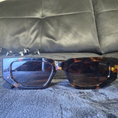 Occhiali da sole vintage nell'aspetto tartarugato