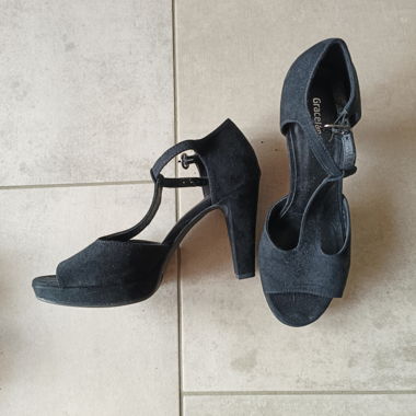 Black Heels 