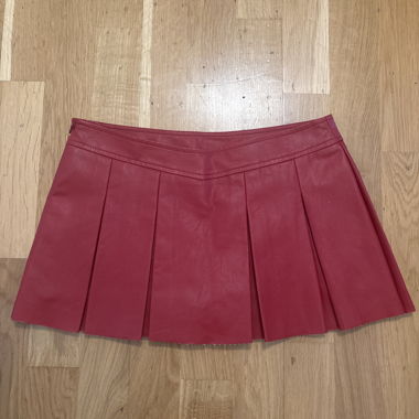 Mini-jupe courte gothique en similicuir rouge
