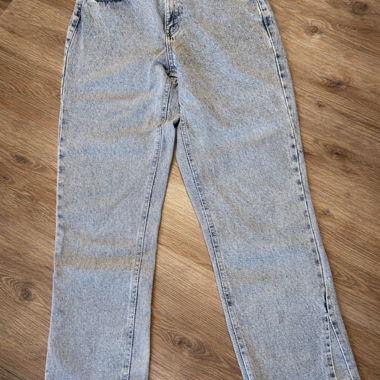 Straight light-denim jeans petite